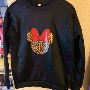 Minnie Mouse sweatshirt super cute
